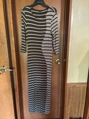 Spense Black & Cream Striped Maxi Dress Medium